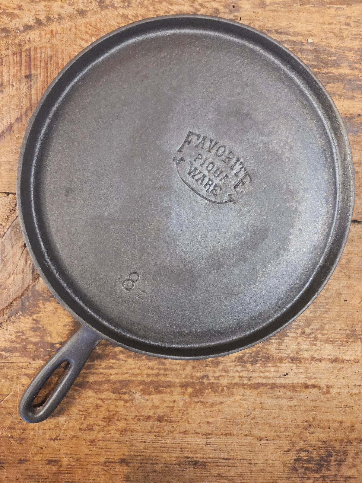 Favorite Piqua Ware #8 Round Cast Iron Griddle with Smiley Logo 8 - Griddle