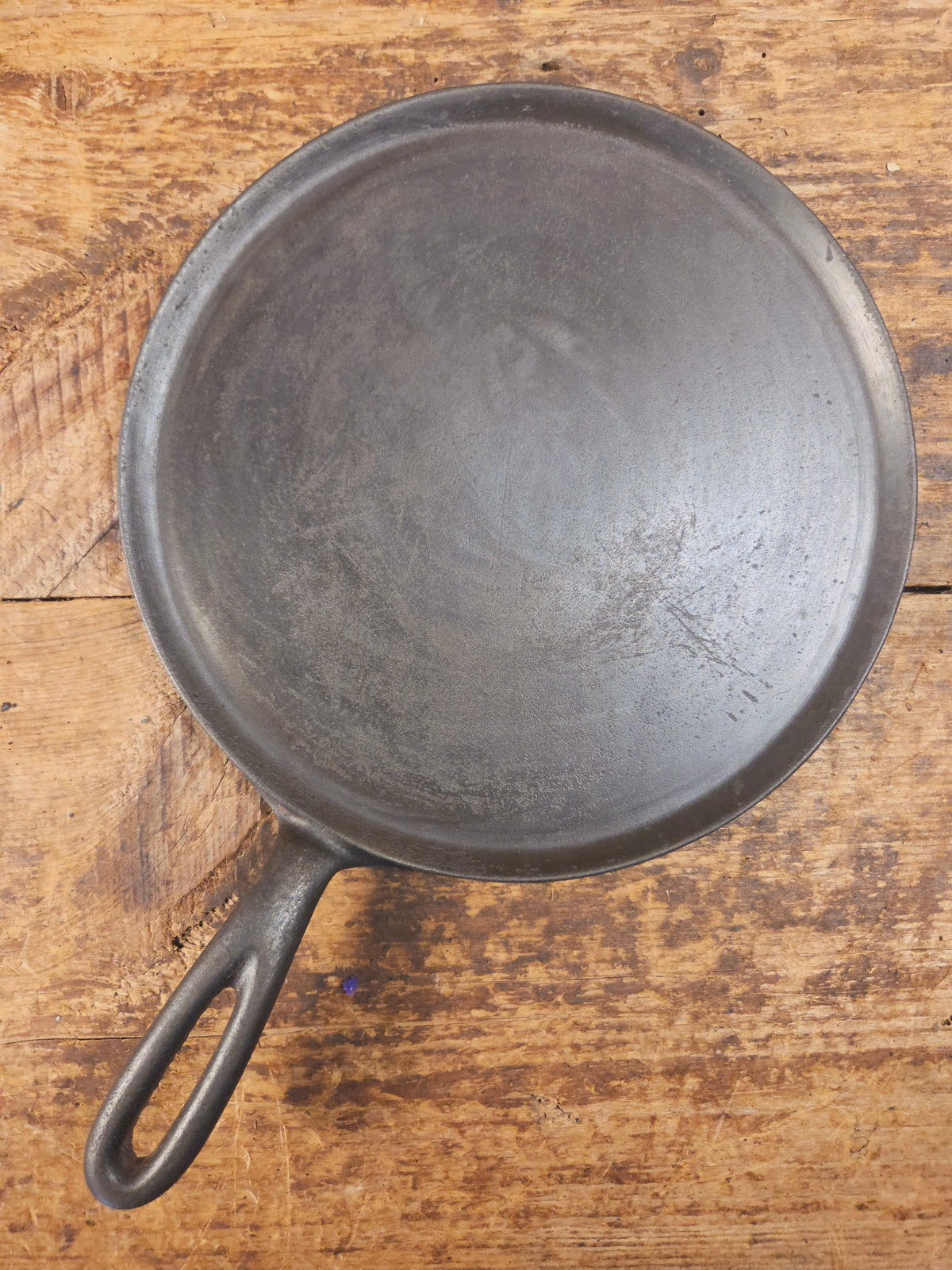 Favorite Piqua Ware #8 Round Cast Iron Griddle with Smiley Logo 8 - Griddle