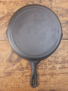 Gorgeous Mid 1900’s Lodge #6 Skillet with Three Notch Heat Ring with ’7 and 5’’ makers mark. Perfect for saute & sides