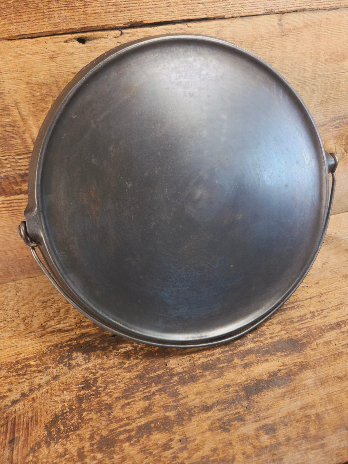 Beautiful!! Early 1920’s Griswold Slant Logo ’Erie’ No. 12 Round Griddle Bailed 741. Perfect Pizza Griddle - Griddle
