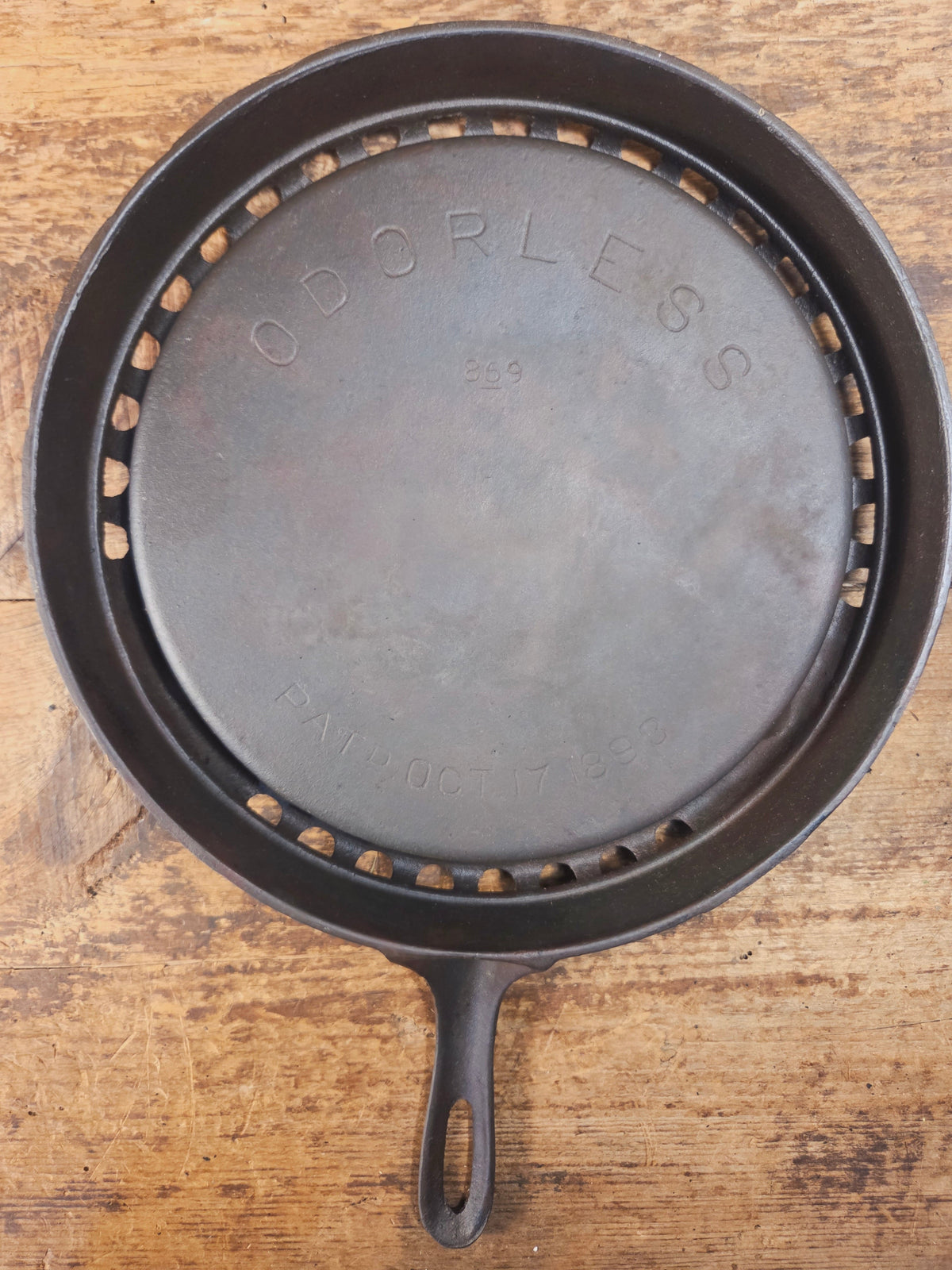 Pretty unique piece! Griswold Odorless skillet 869. Utility Skillet - Skillet