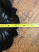 Early 1900’s Wagner ’B’ Bundt style pan. American history bakeware! - Bakeware