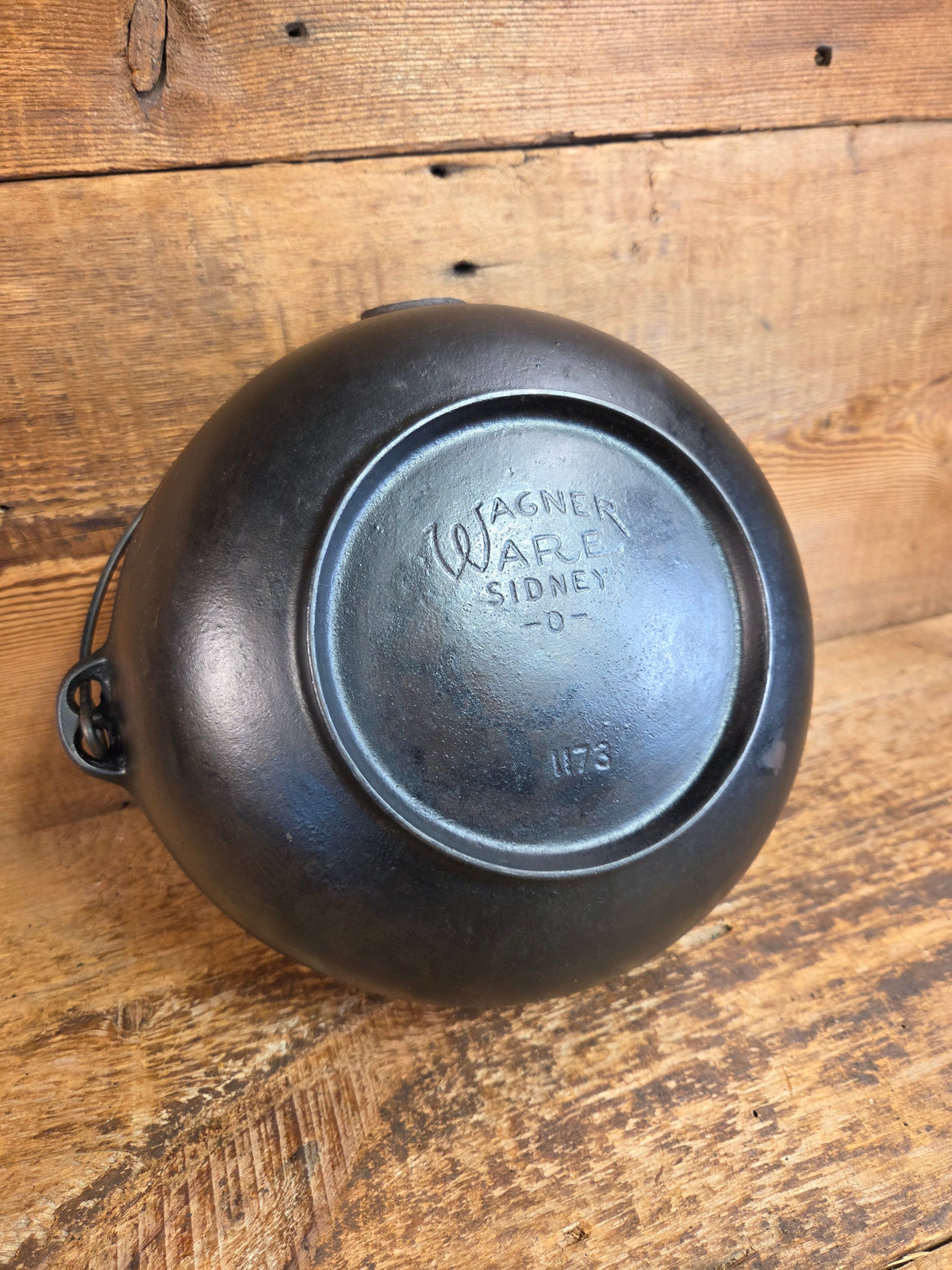 Beautiful #3 1920’s era Wagner Sidney #3 Scotch Bowl (aka candy kettle). Hard to find GORGEOUS collector’s piece