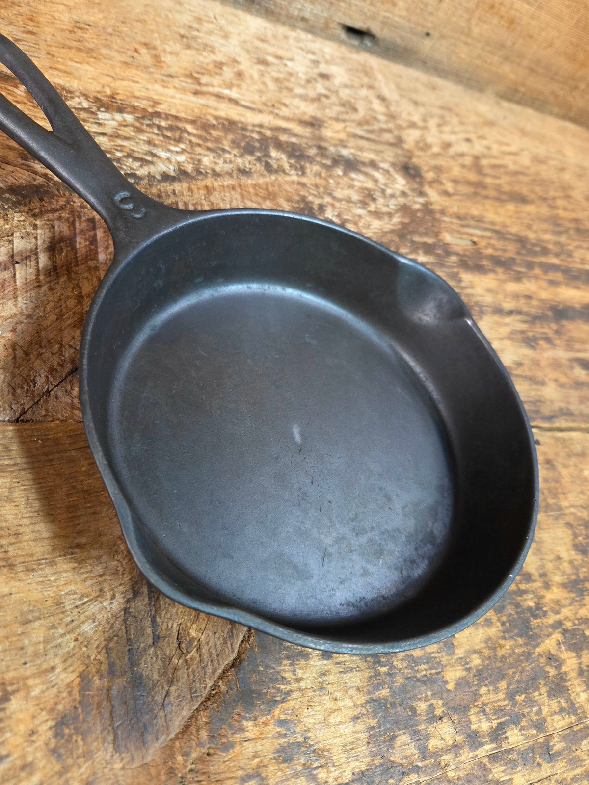 Awesome 1920’s Era Wagner Sidney -O- #3 Skillet with ’Pie’ Logo and Smooth Bottom 1053 D - Skillet