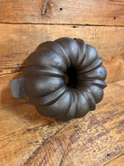 Great gift for the baker! Mid 1800’s Unknown ’Propeller’ handle style 17 Cup Bundt Pan with sprue marks - Bakeware