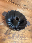 Great gift for the baker! Mid 1800’s Unknown ’Propeller’ handle style 17 Cup Bundt Pan with sprue marks - Bakeware
