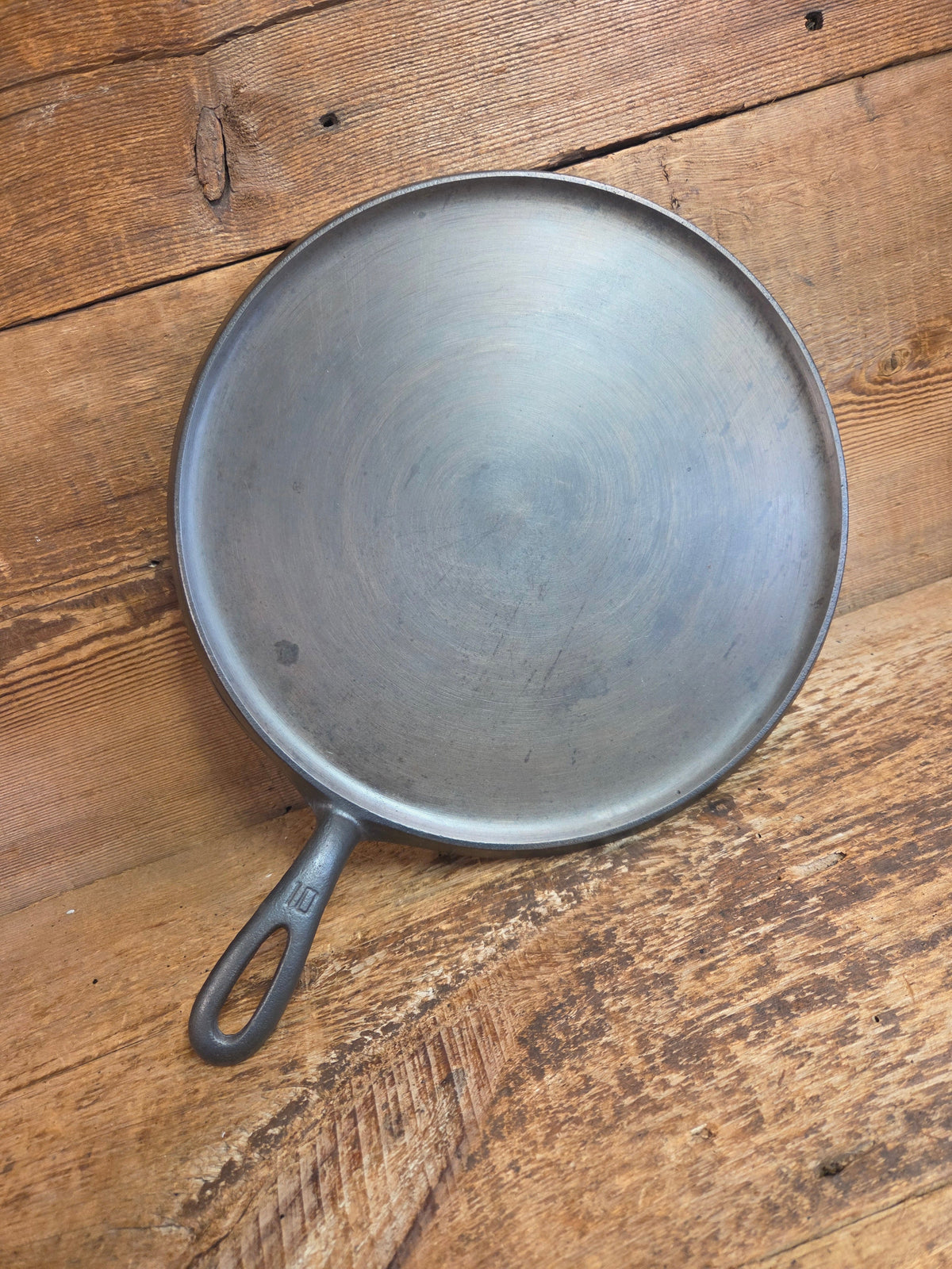 Awesome pizza griddle or for breakfast hot cakes! 1920’’s #10 Griswold Large Block cast iron Griddle 610 - Griddle