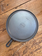 Rare treasure! Griswold hammered #9 Round Griddle. The gift for someone special - Griddle
