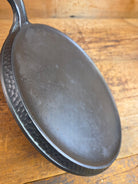 Rare treasure! Griswold hammered #9 Round Griddle. The gift for someone special - Griddle