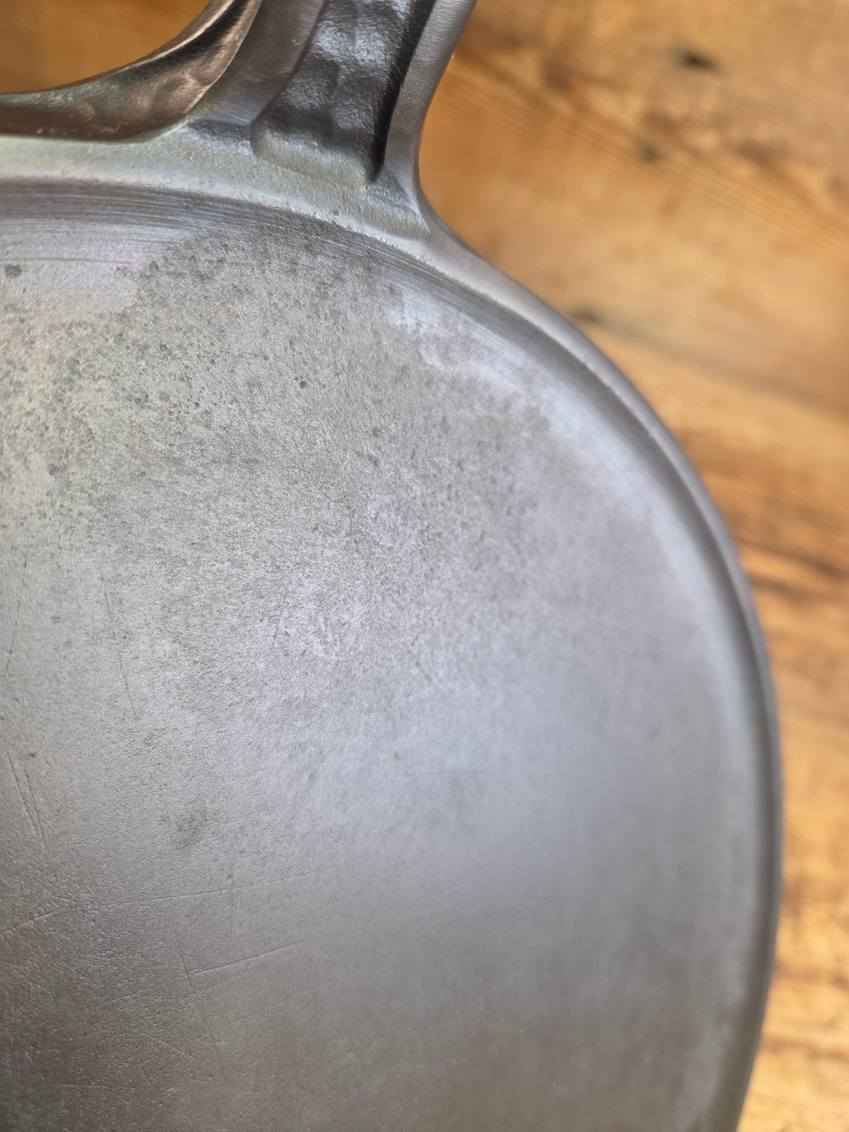 Rare treasure! Griswold hammered #9 Round Griddle. The gift for someone special - Griddle