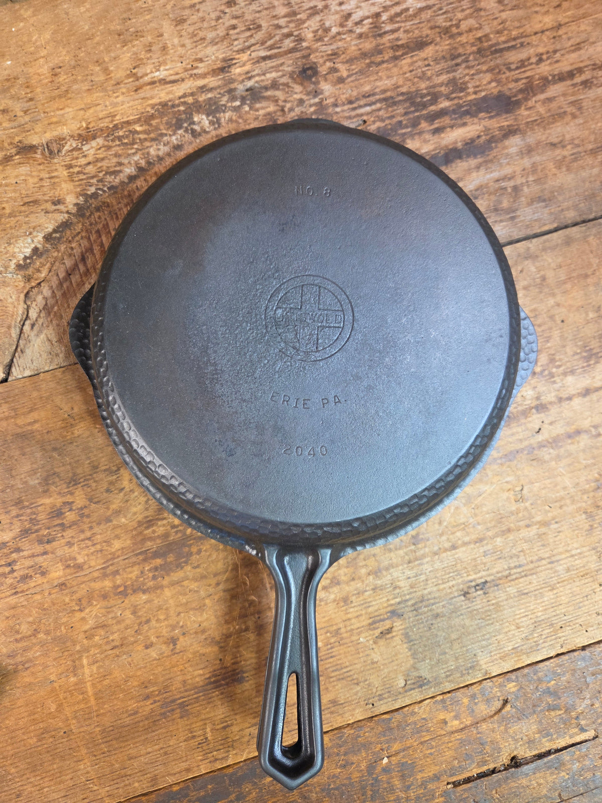 Oh my! Hard to find 1940’s Hammered finish Griswold No. 8 cast iron skillet 2008 with matching hinged skillet top 2040