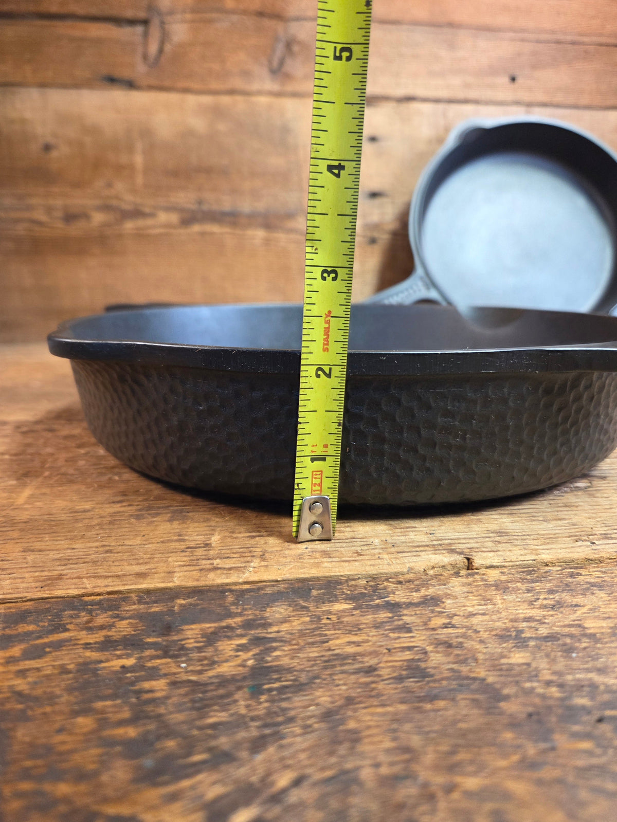 Oh my! Hard to find 1940’s Hammered finish Griswold No. 8 cast iron skillet 2008 with matching hinged skillet top 2040