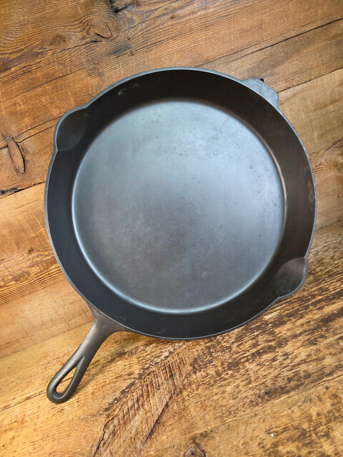 The biggest handled skillet made by Griswold! Huge 1930’s Griswold No. 14 Skillet with Large Block Logo and Heat Ring
