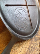Awesome single serve piece! Lightweight early 1920 Griswold Slant Logo Vintage Griddle #8 Erie 733 - Griddle