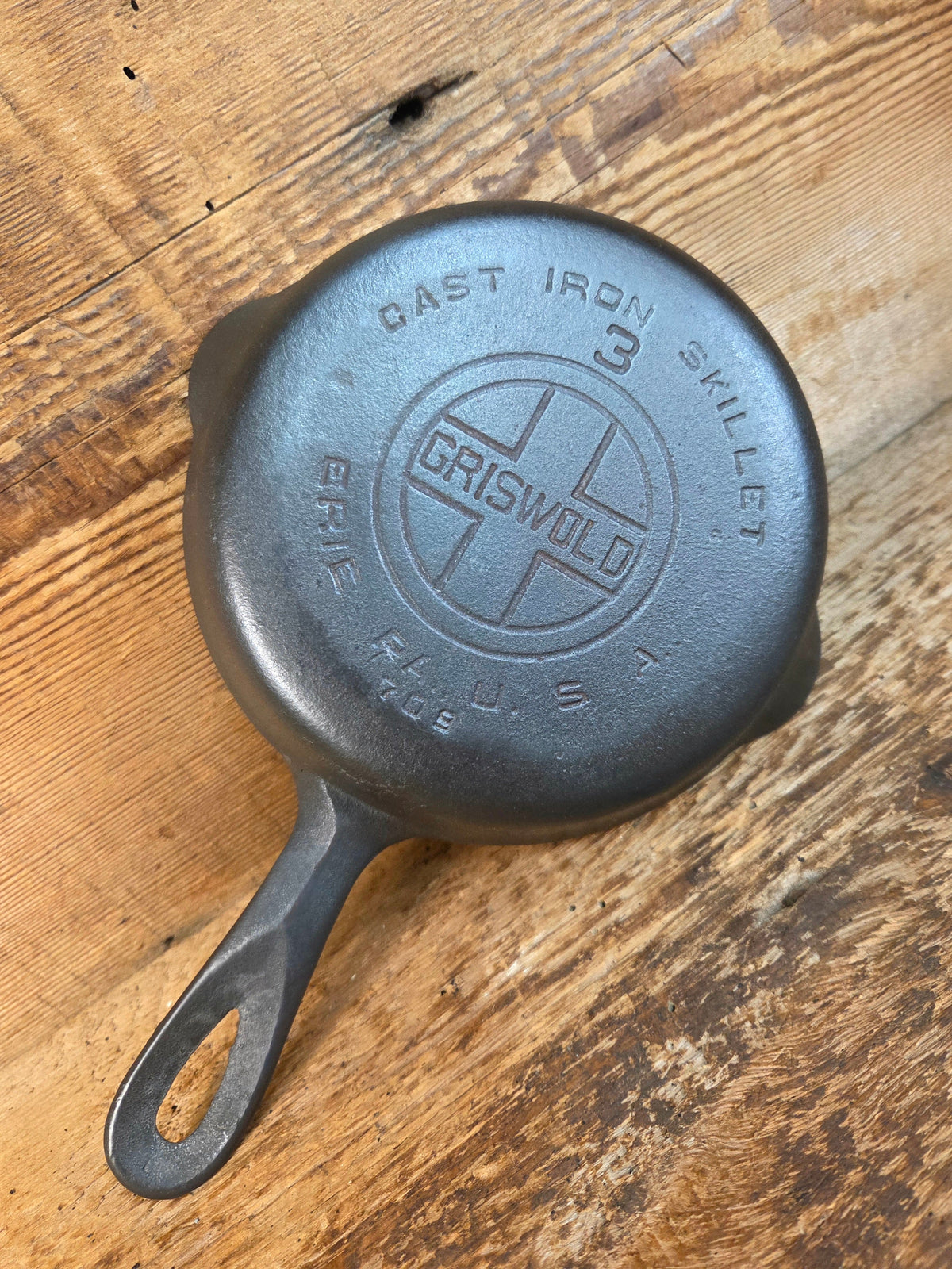 Best selling Egg Skillet! 1930’s Griswold #3 Skillet with Large Block Logo 709 - Skillet