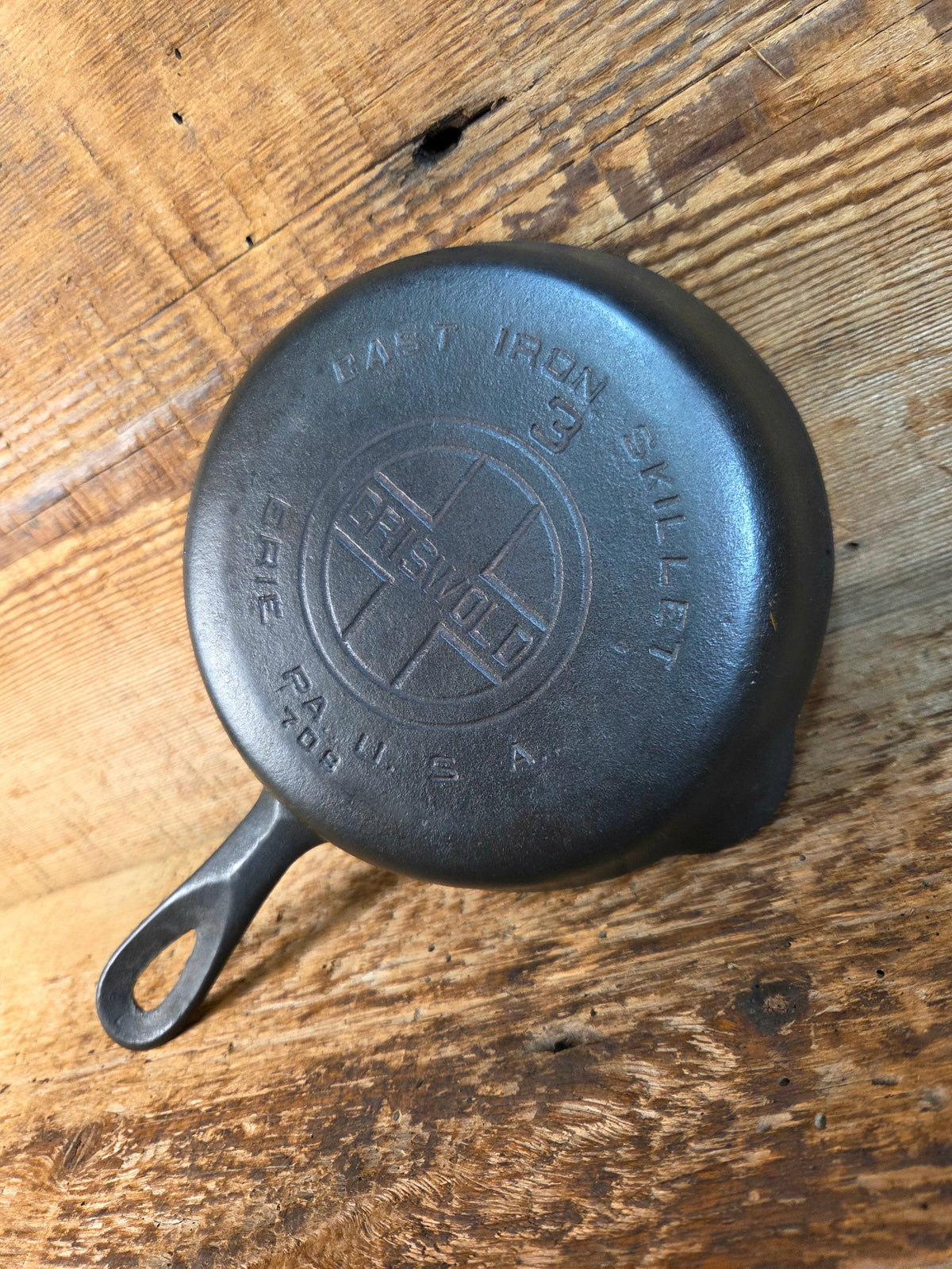 Best selling Egg Skillet! 1930’s Griswold #3 Skillet with Large Block Logo 709 - Skillet