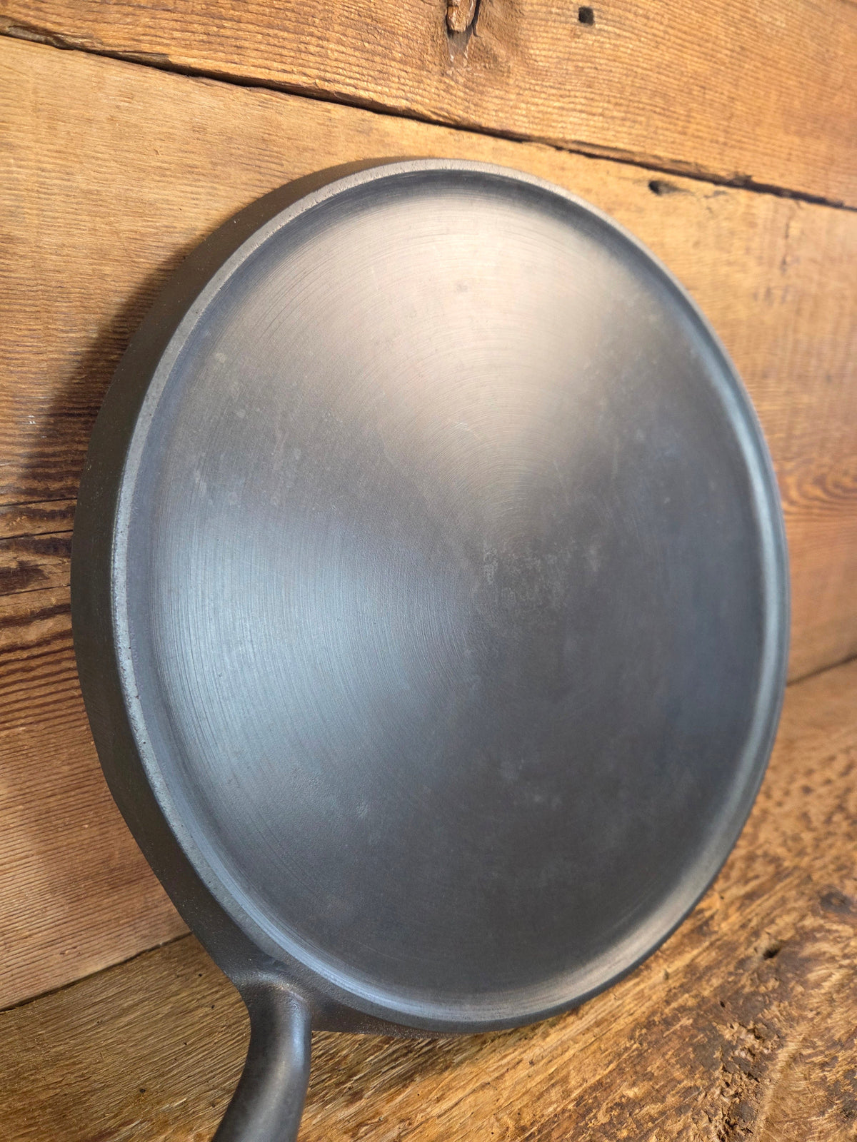 1930’s Griswold #9 Cast Iron Griddle Large Block logo ’Erie PA USA,’609’’. Awesome for pancakes and grilled cheese