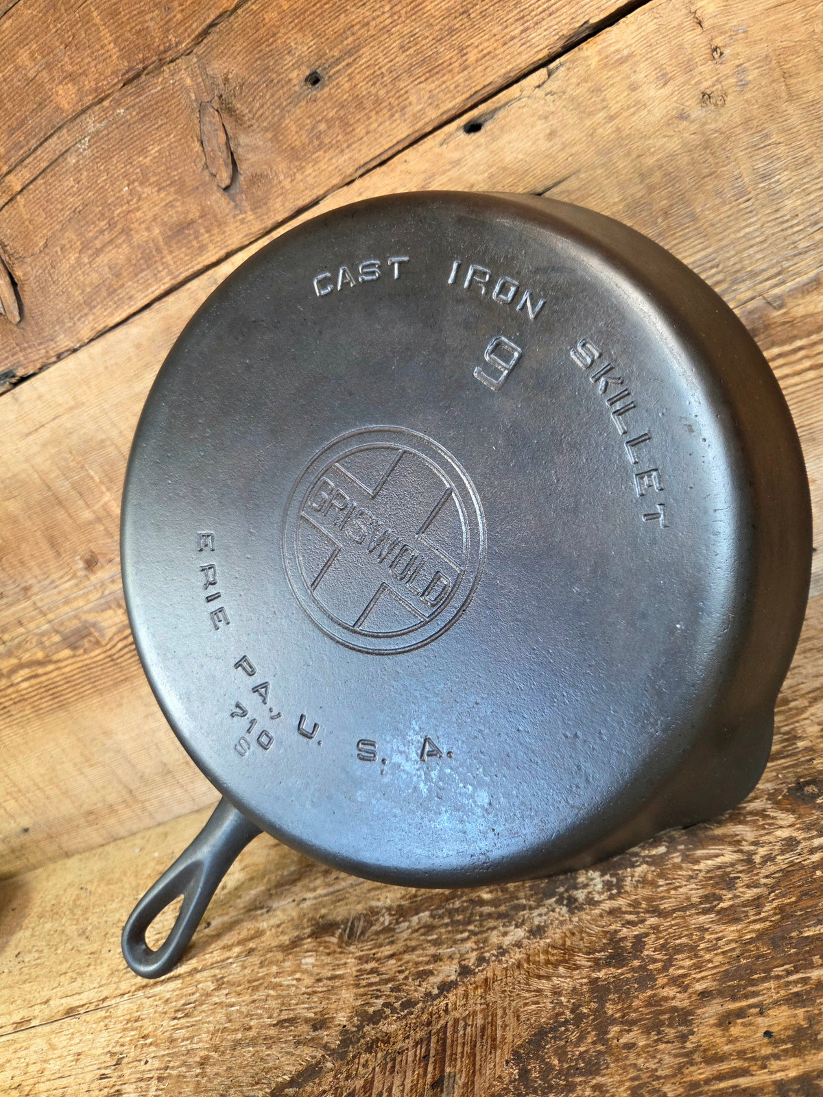 Beauty! 1930’s Griswold #9 Skillet with Large Block Logo and Smooth Bottom 710 S - Skillet