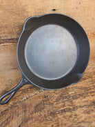 1910’s Era Lodge RAISED #7 Cast Iron Skillet Raised ’I’ No Notch heat ring - Skillet