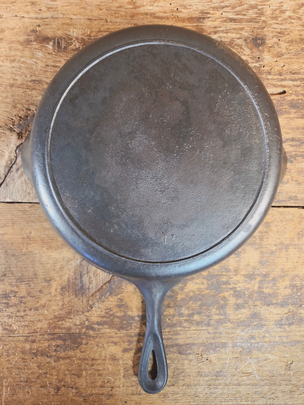 1910’s Era Lodge RAISED #7 Cast Iron Skillet Raised ’I’ No Notch heat ring - Skillet