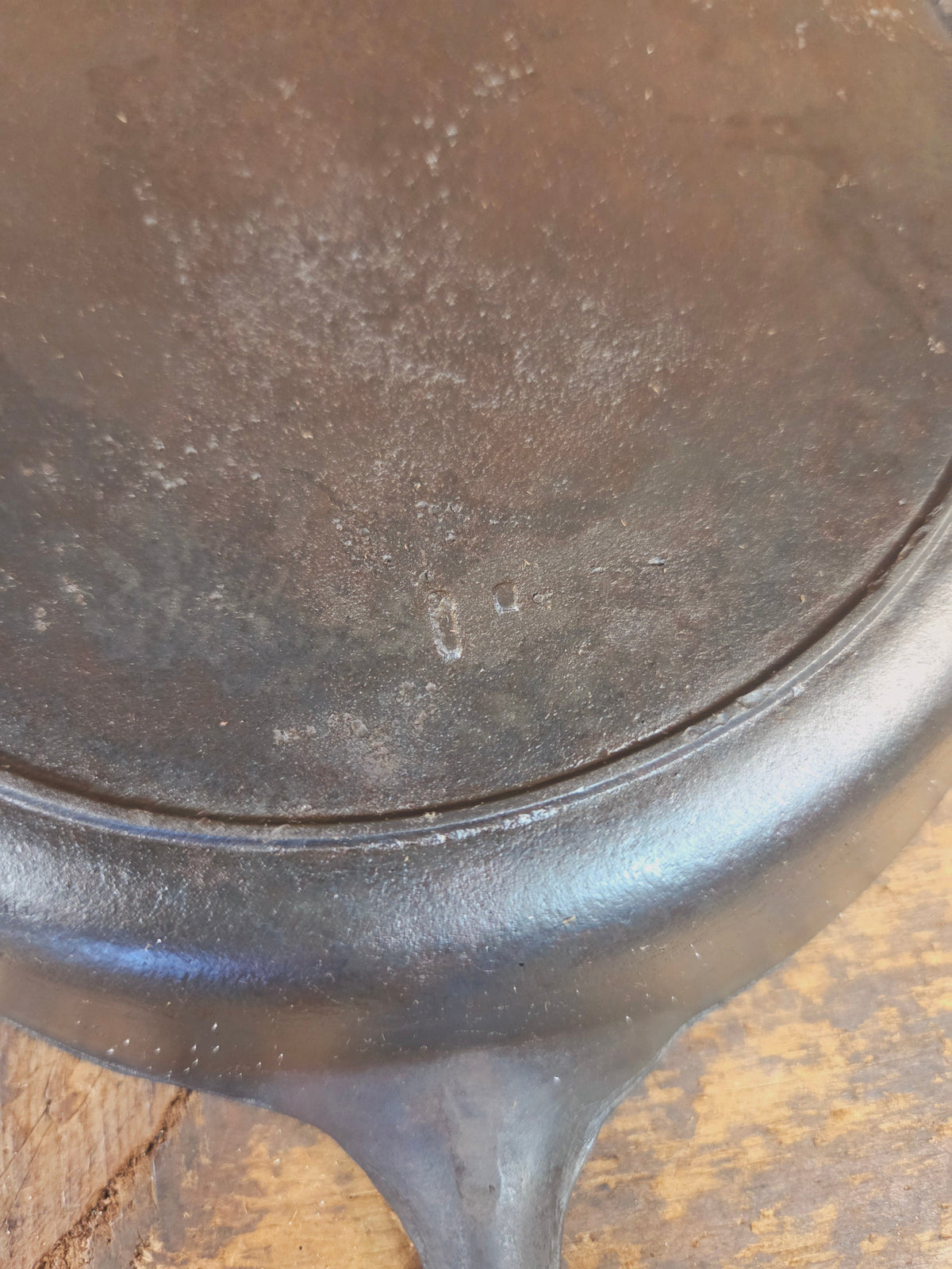 1910’s Era Lodge RAISED #7 Cast Iron Skillet Raised ’I’ No Notch heat ring - Skillet
