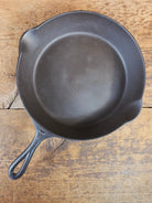 1910’s Era Lodge RAISED #7 Cast Iron Skillet Raised ’I’ No Notch heat ring - Skillet