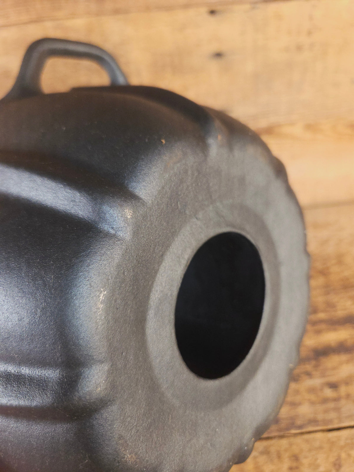 Unknown ’The Poser’ style 10 Cup German style (Gugelhupf) pan. Really beautiful! - Bakeware