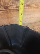 Unknown ’The Poser’ style 10 Cup German style (Gugelhupf) pan. Really beautiful! - Bakeware