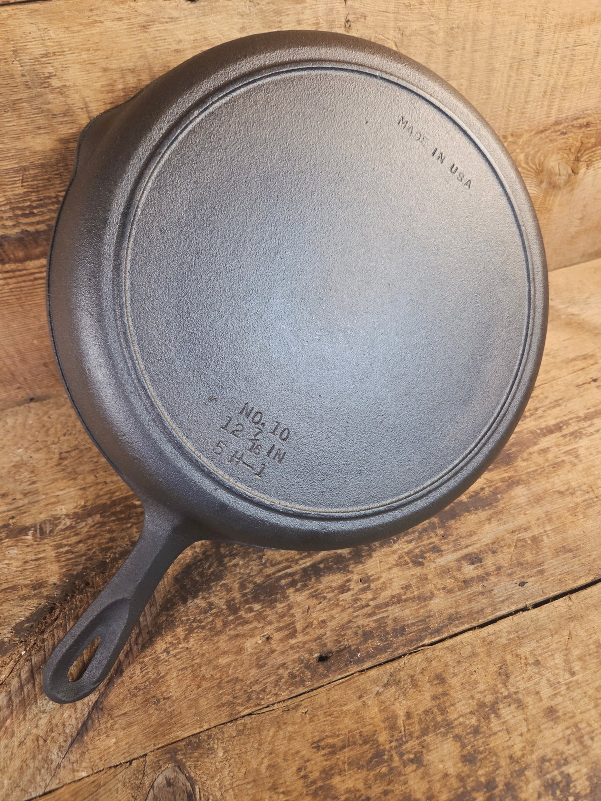 Birmingham Stove & Range Century Series #10 Skillet with beautiful swirls! 5 H-1 - Skillet