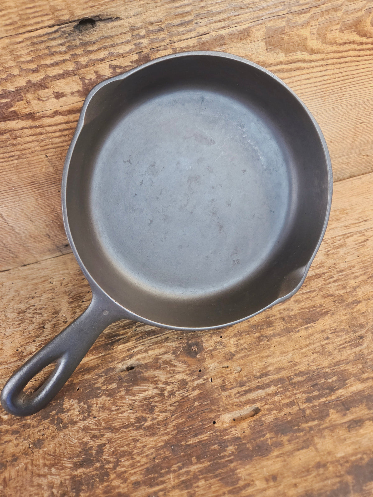 1910-20’s Chicago Hardware Foundry #3 Cast Iron Diamond Skillet with Heat Ring. Our favorite foundry story restored &