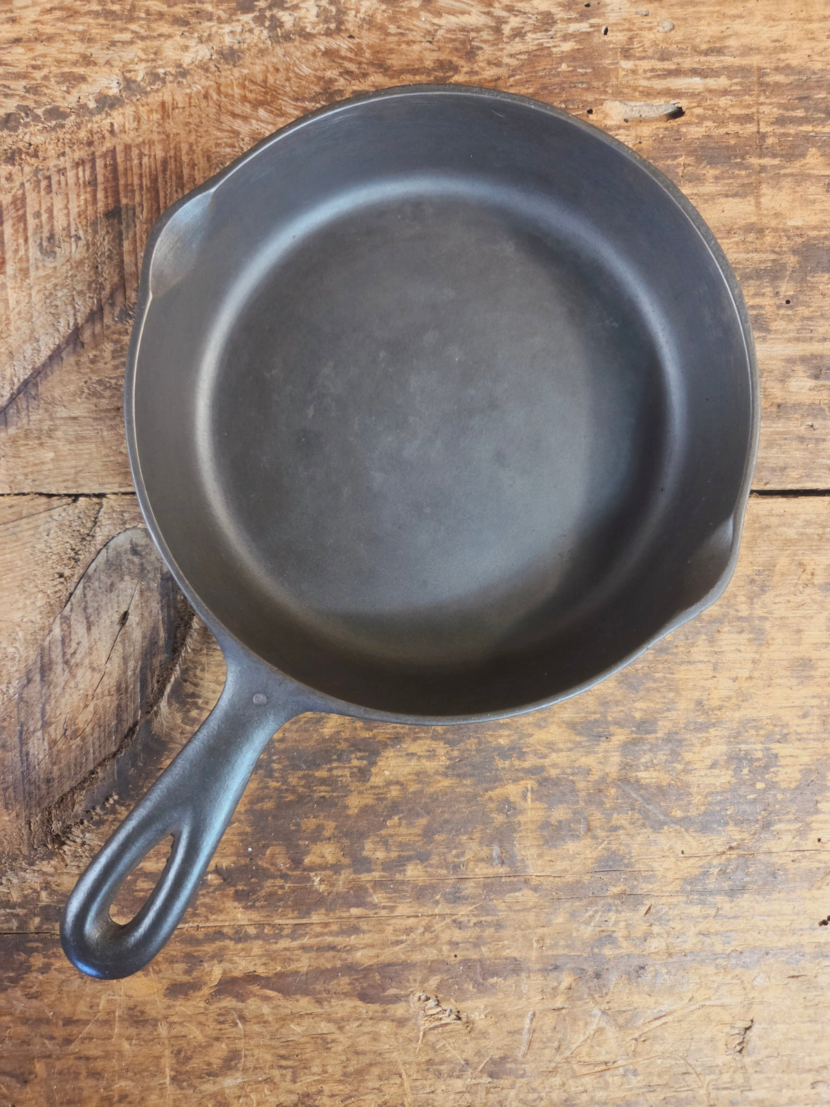 1910-20’s Chicago Hardware Foundry #3 Cast Iron Diamond Skillet with Heat Ring. Our favorite foundry story restored &