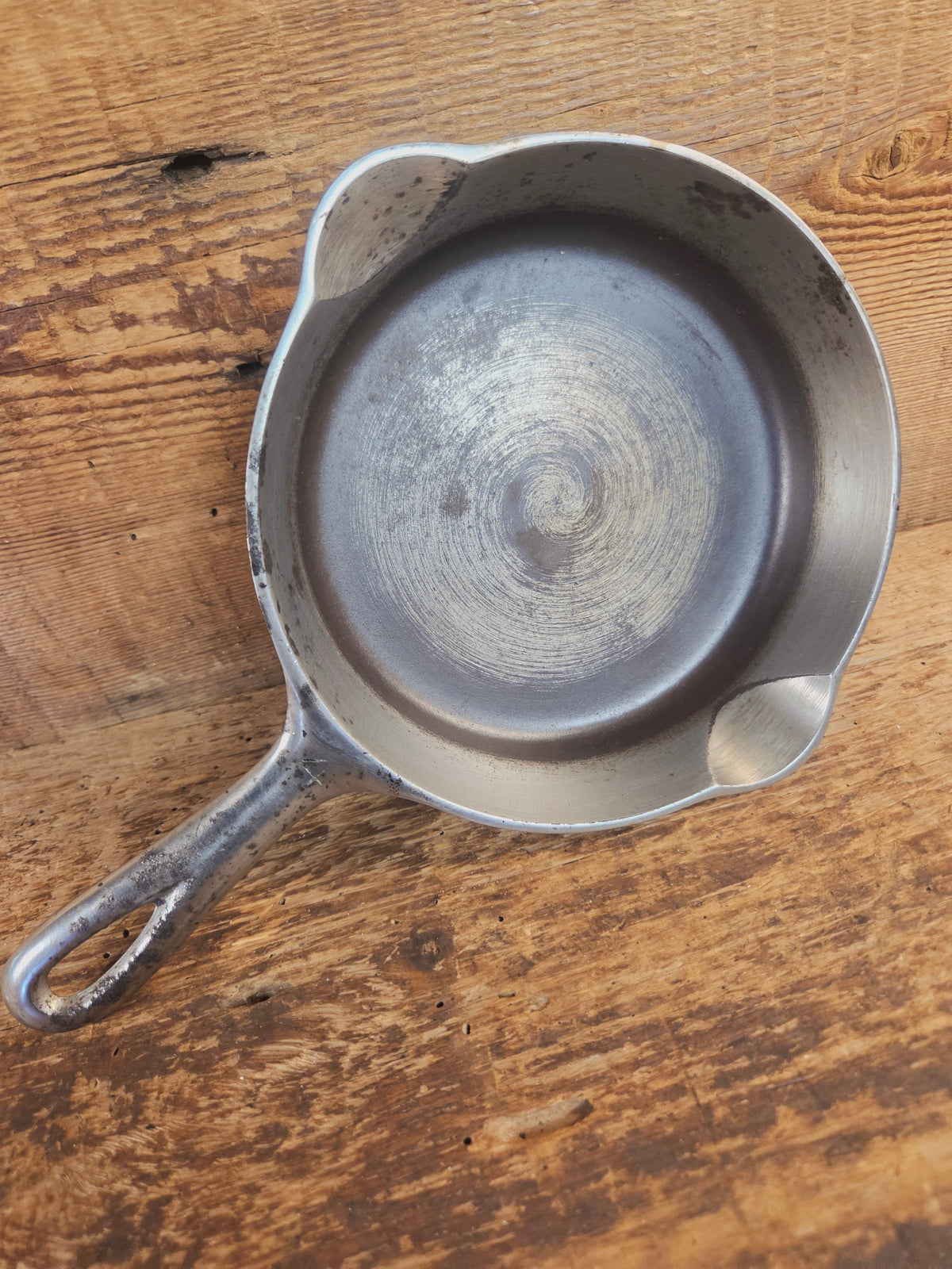 Priced To Sell! Griswold #4 Cast Iron Skillet with Large Block Logo 702 A - Skillet
