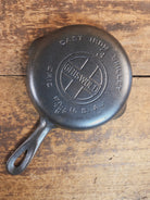 Must have egg skillet! Griswold #3 Skillet with Large Block Logo 709 B - Skillet