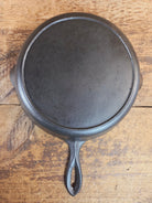 Unknown pointy handled #8 cast iron skillet. Beautiful skillet amazing daily user - Skillet