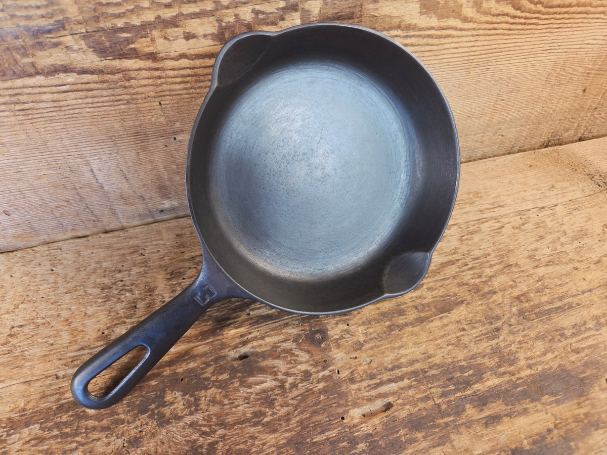 UNIQUE! Griswold No. 3 Skillet with MEDIUM Block Logo AND Groove Handle! Erie PA 709 - Skillet