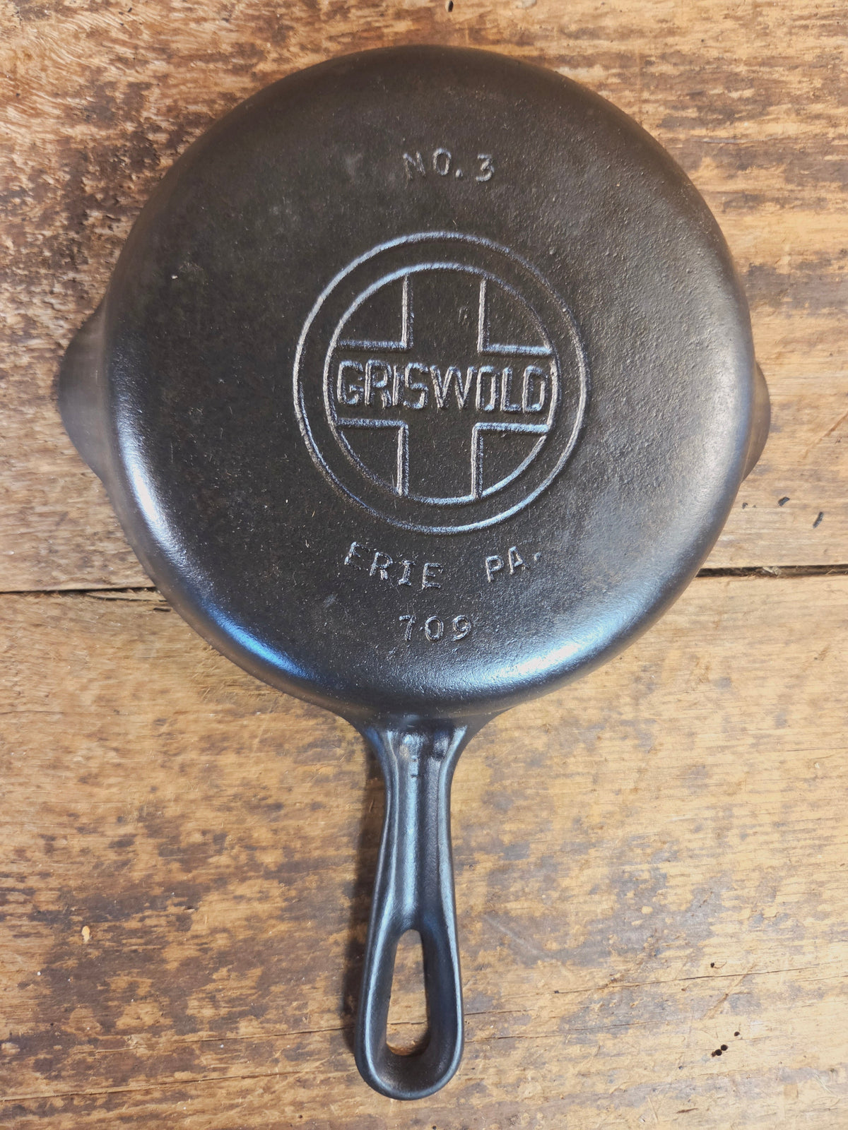 UNIQUE! Griswold No. 3 Skillet with MEDIUM Block Logo AND Groove Handle! Erie PA 709 - Skillet