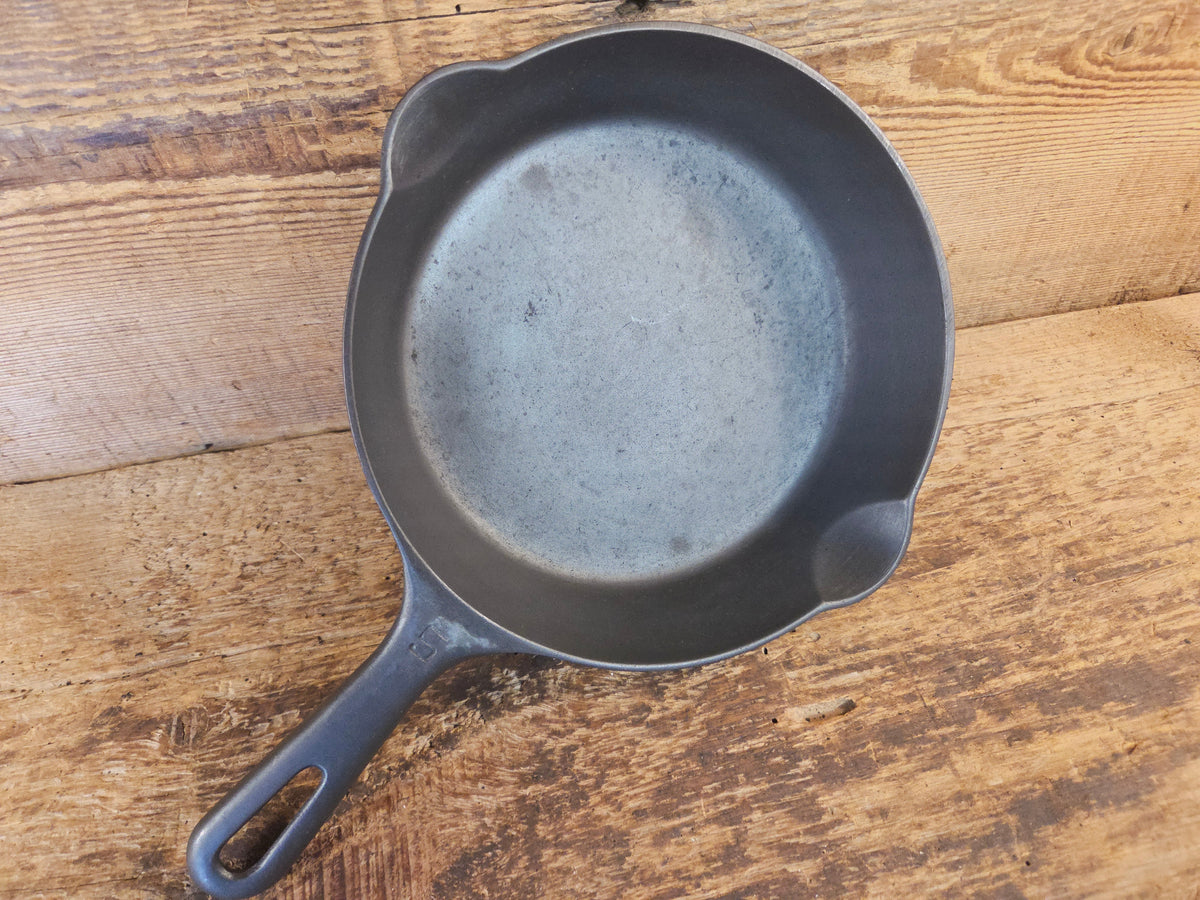 Gorgeous! Griswold No. 5 Cast Iron Skillet with Small Block Logo and Smooth Bottom 724 - Skillet