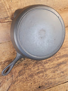Classic 1910’s Lodge Raised #7 Heat Ring Single Notch. Light sleek and ready to cook with! - Skillet