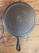 Classic 1910’s Lodge Raised #7 Heat Ring Single Notch. Light sleek and ready to cook with! - Skillet