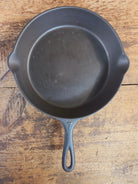 Classic 1910’s Lodge Raised #7 Heat Ring Single Notch. Light sleek and ready to cook with! - Skillet