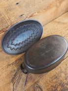A bread maker’s dream. Very Hard to Find Wagner Stylized Logo Oval Roaster with Turtle Top sawtooth drip lid - Dutch