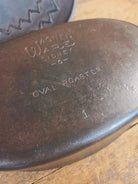 A bread maker’s dream. Very Hard to Find Wagner Stylized Logo Oval Roaster with Turtle Top sawtooth drip lid - Dutch