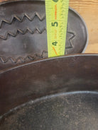 A bread maker’s dream. Very Hard to Find Wagner Stylized Logo Oval Roaster with Turtle Top sawtooth drip lid - Dutch