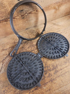 1800’s Era Unknown BEAUTIFUL 9/10 Antique Waffle iron. VERY cool diamond design makes huge waffles - Waffle Iron