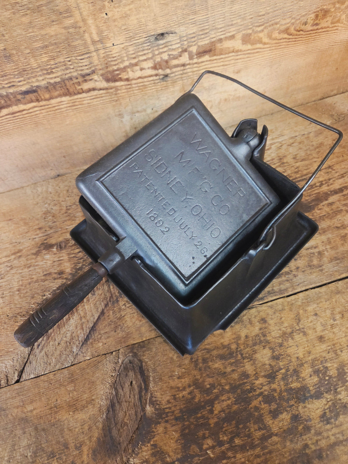 Priced to Sell 1900’s Early Wagner Mfg Co. Sidney O #8 Waffle Iron with Tall Base! - Waffle Iron