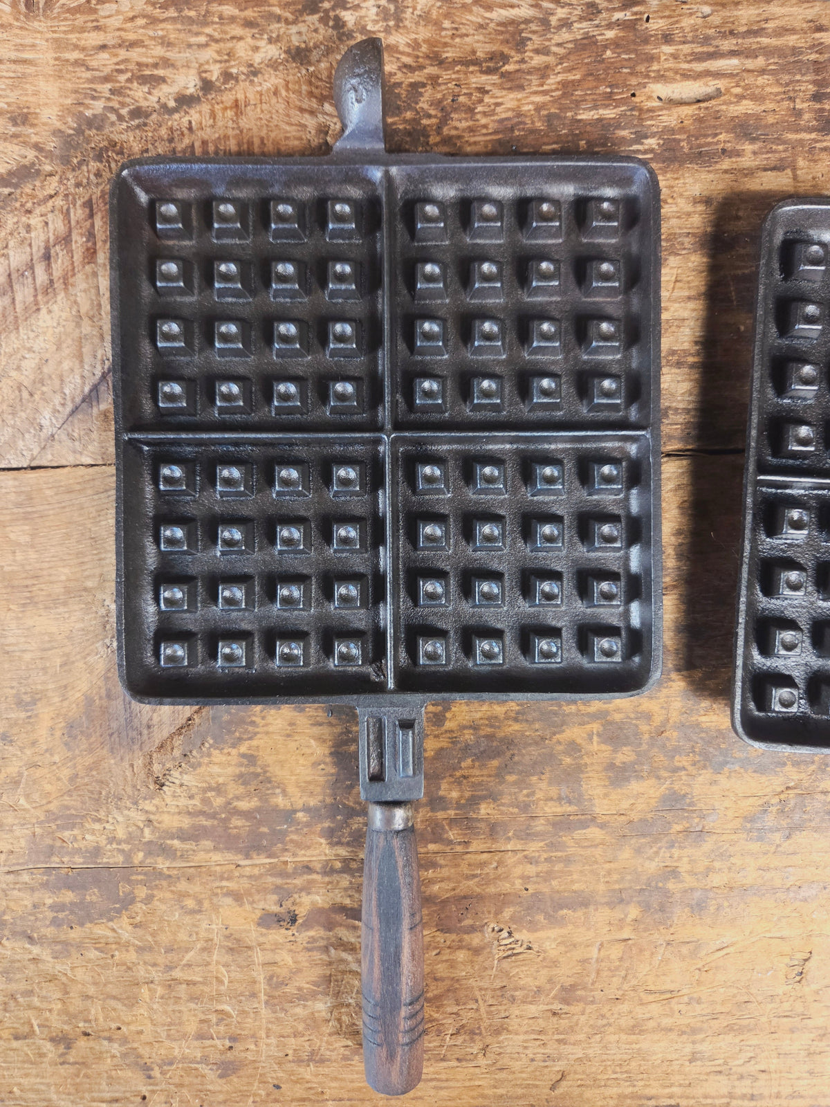 Priced to Sell 1900’s Early Wagner Mfg Co. Sidney O #8 Waffle Iron with Tall Base! - Waffle Iron