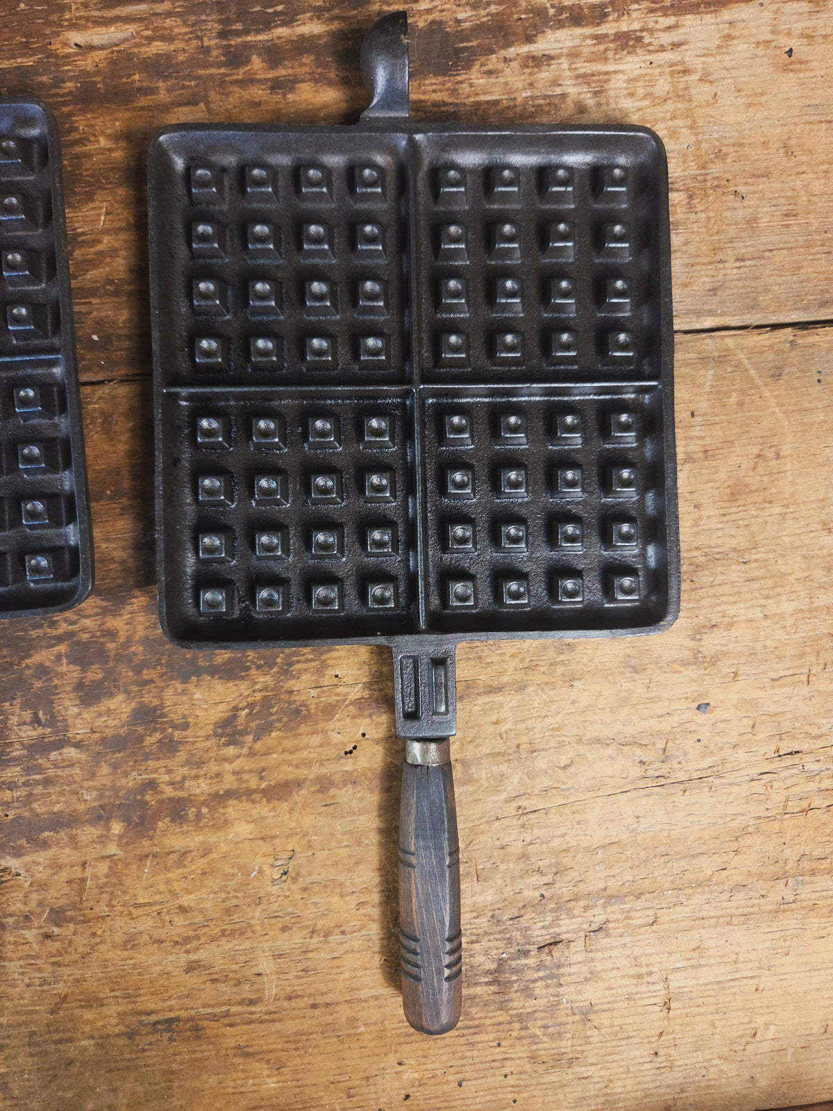 Priced to Sell 1900’s Early Wagner Mfg Co. Sidney O #8 Waffle Iron with Tall Base! - Waffle Iron