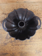 Mid 1900’s Lodge traditional style fluted cake pan - Bakeware