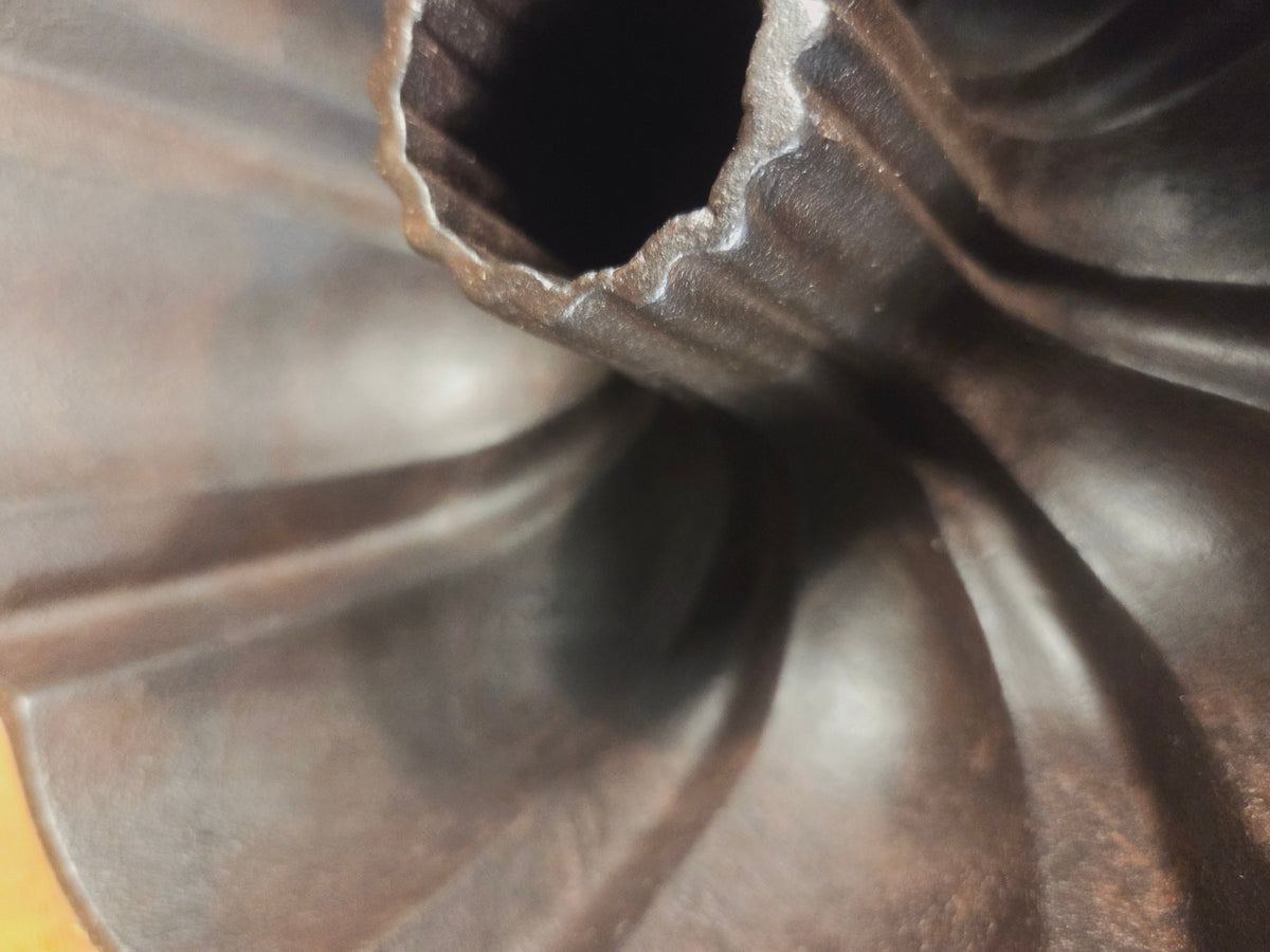 Mid 1900’s Lodge traditional style fluted cake pan - Bakeware