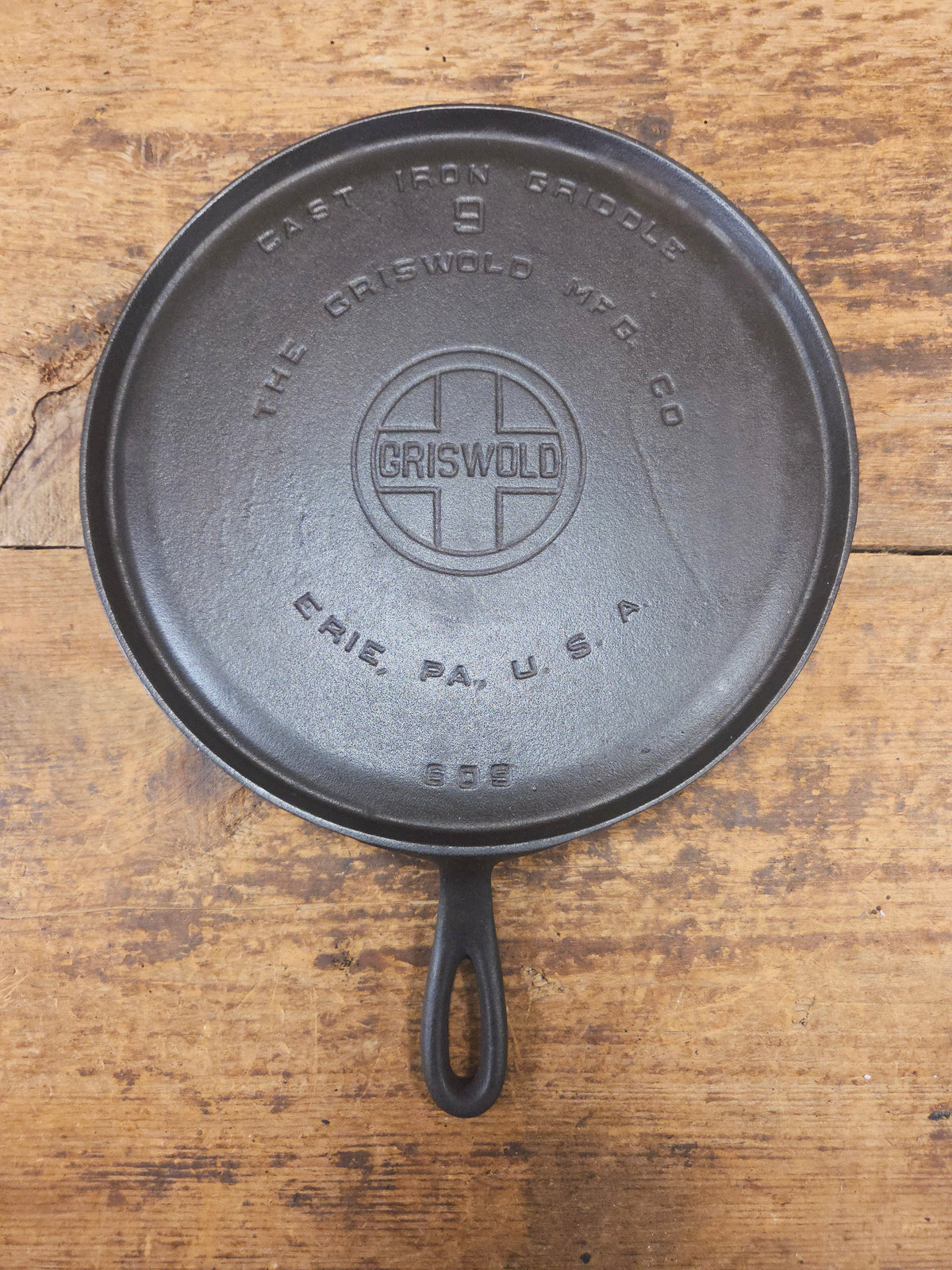 Griswold #9 Round Griddle with Large Block Logo 609. Beautiful swirls!! - Griddle